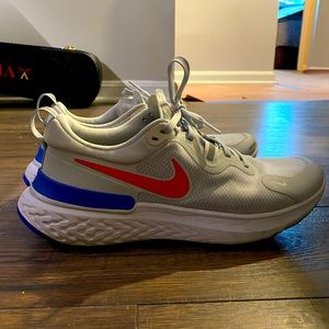 Nike mile react